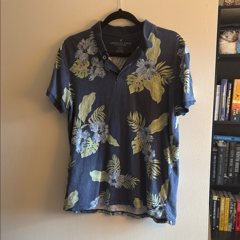 American Eagle Outfitters Navy and Green Floral Men's Shirt